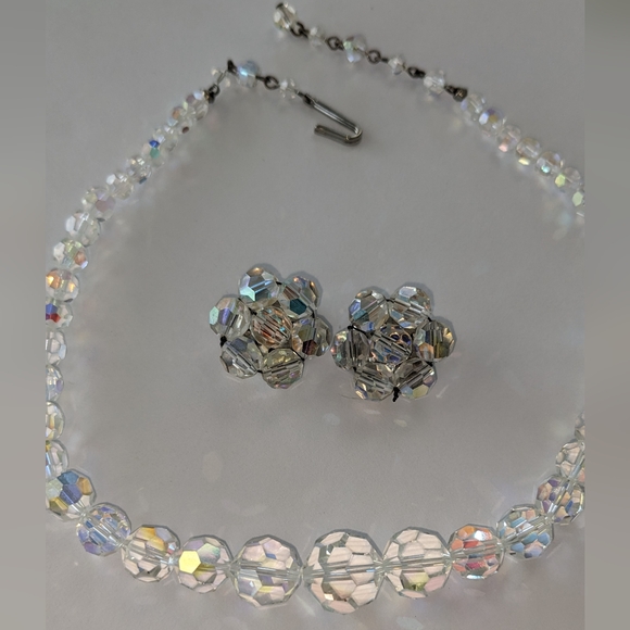 EVC AB CRYSTALS NECKLACE & MATCHING CLIP ON EARRINGS - Picture 3 of 15